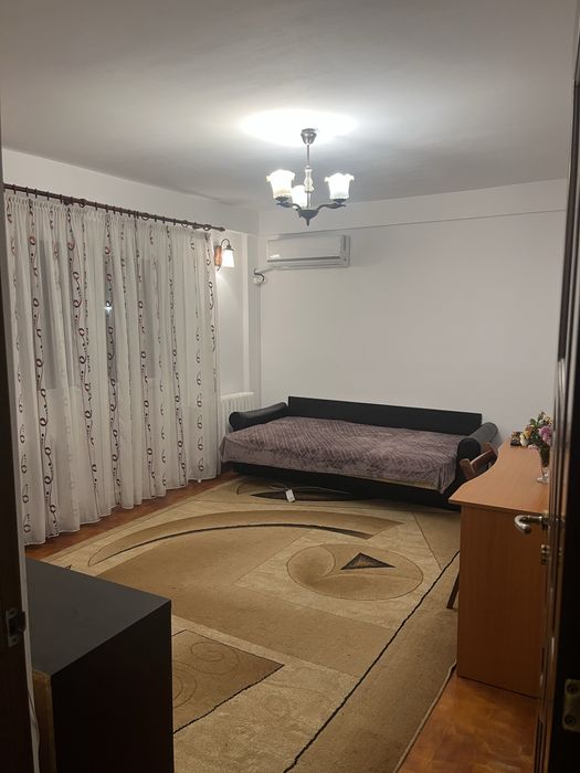Caut colega de apartament