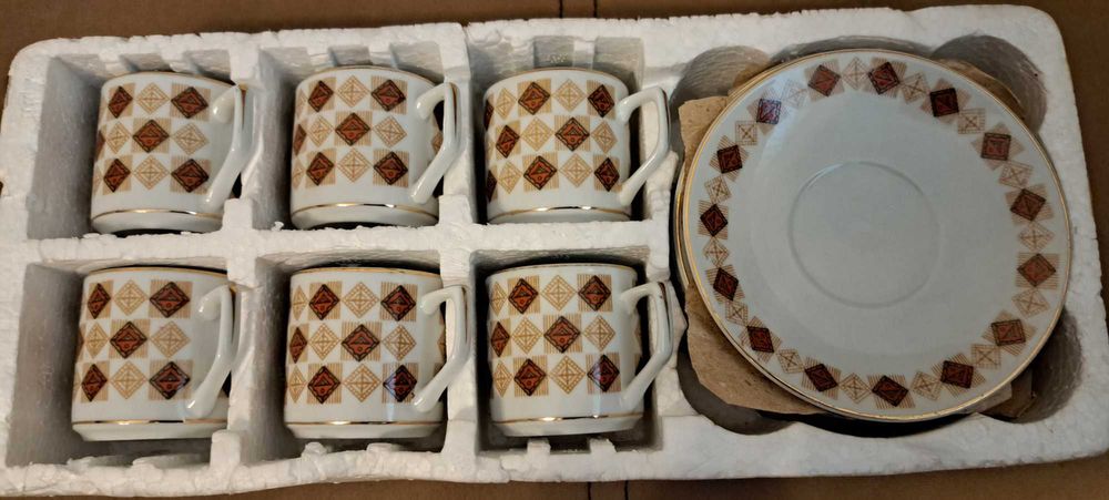 Нов красив сервиз за кафе в собствена кутия