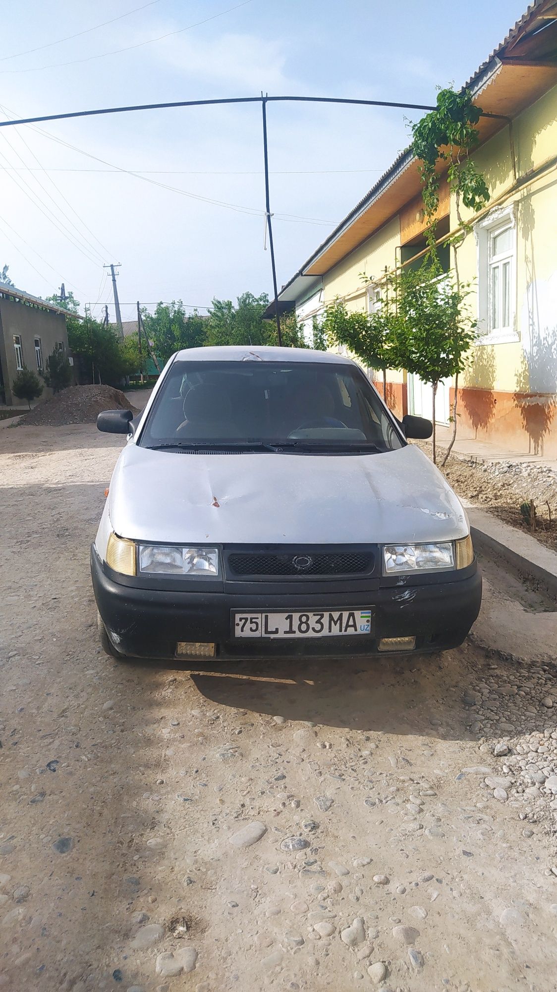 Lada 2110 sotiladi. 2006 yil. Temir balon.