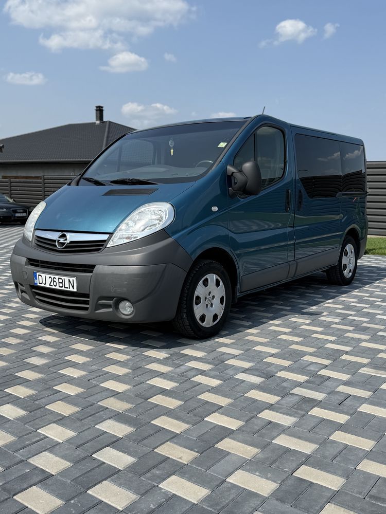 Opel vivaro 2013 8+1