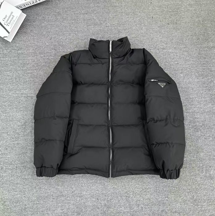 Пуховик Prada новый размер 2 Хл