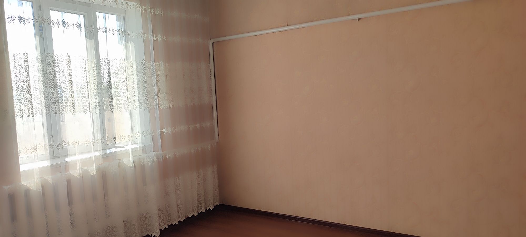 Продается дом из 6 ти комнат из сырого кирпича в хорошем состоянии  ..