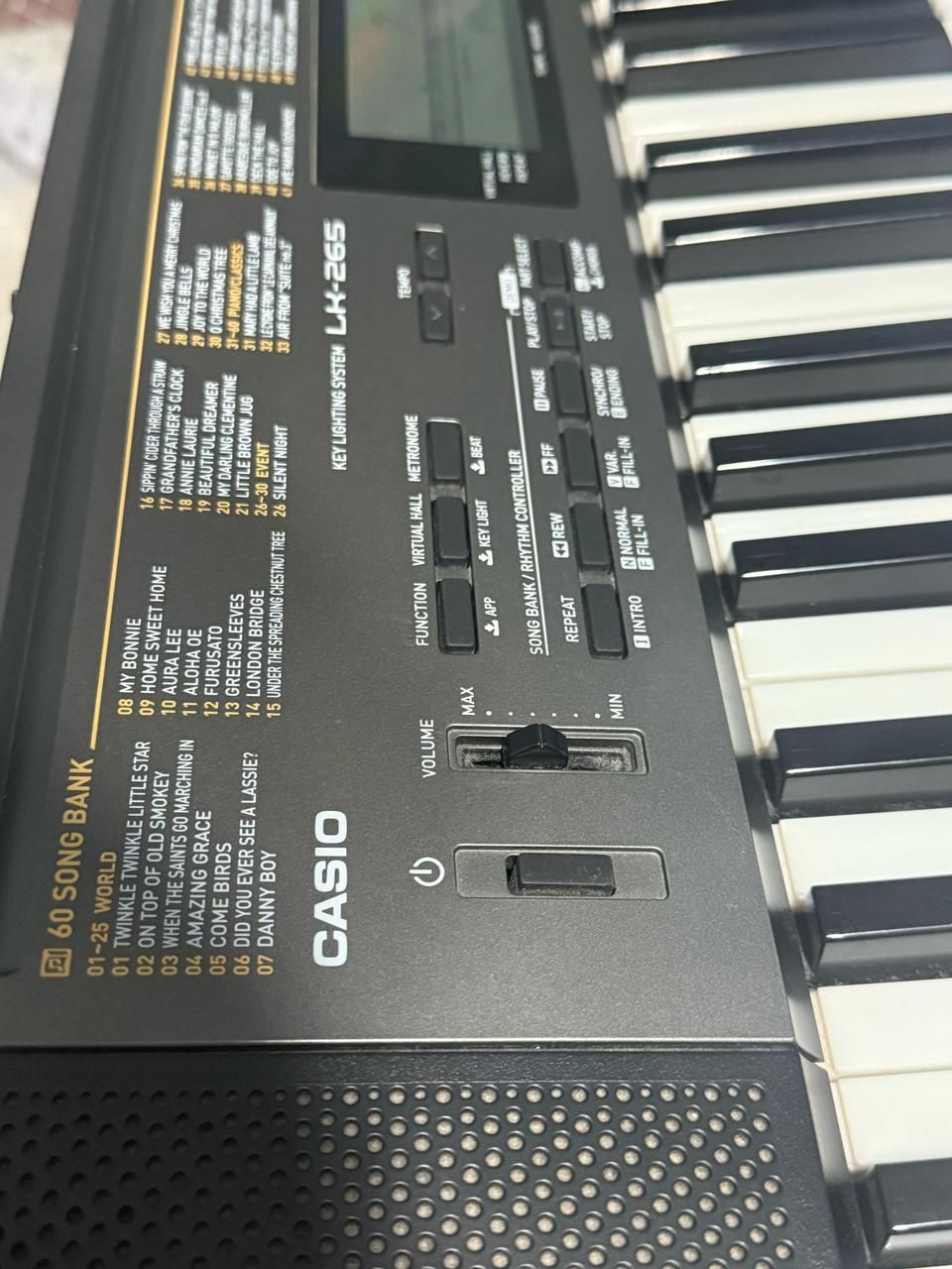 Синтезатор CASIO +400 инструментов