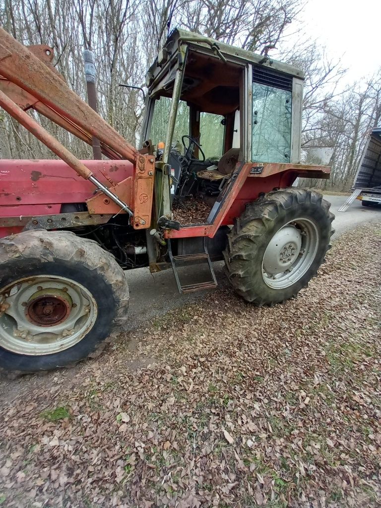 Dezmembrez tractor massey ferguson 698 699