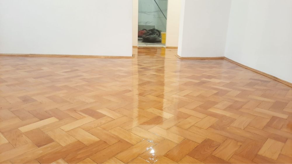 Reconditionam si montam parchet!