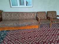 Советский диван раскладной, состояние хорошее. Цена 400 тыс.сум