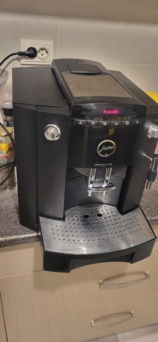 Aparat cafea boabe ,macinata jura xf 50