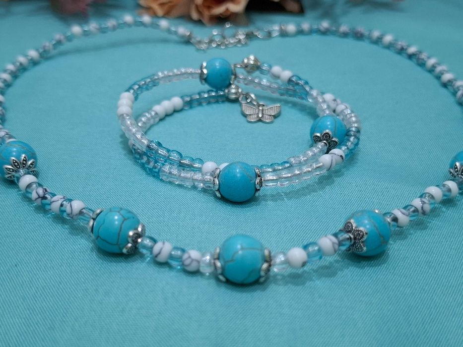 Комплекти колие + гривна с минерални камъни