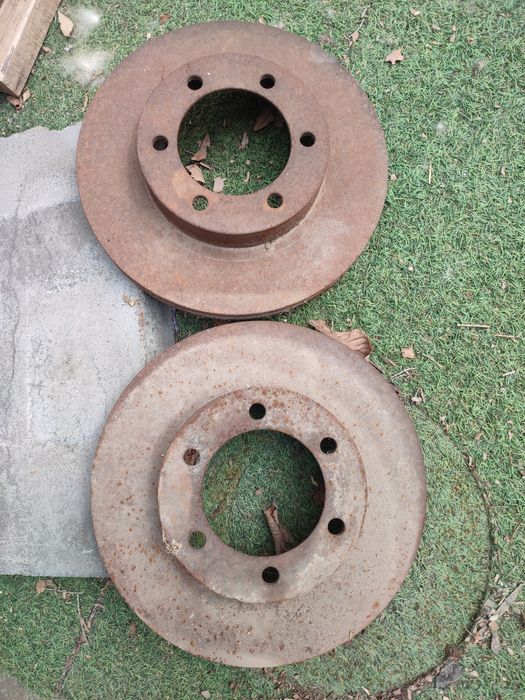 Тормозные диски на Тойота сиквоя