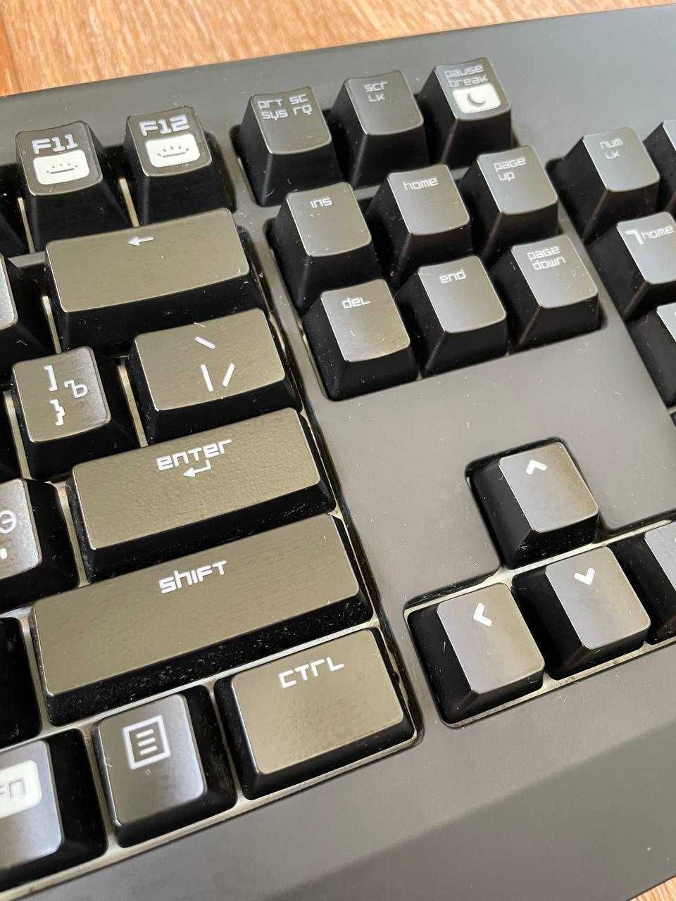 Механическая клавиатура с подсветкой Razer Blackwidow Chroma Ultimate