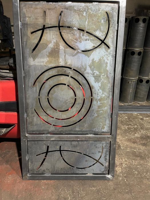 Executam lucrari garduri,porti si balustrazi de inox!