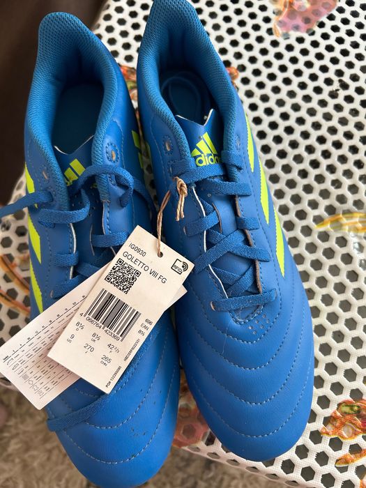 Чисто нови бутонки Адидас