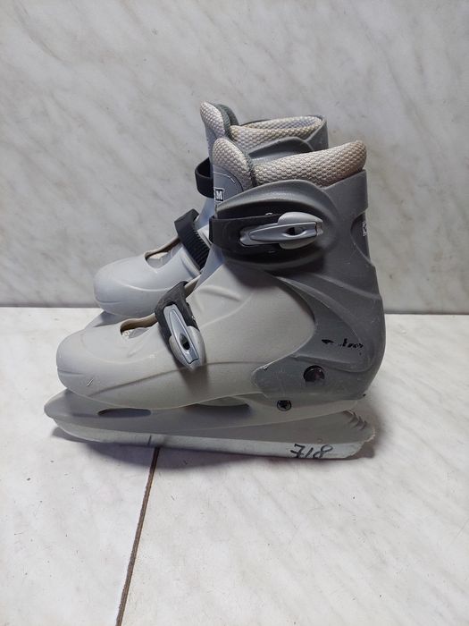 Patine 718 gheata patinaj artistic CCM reglabile marime 34-35-36