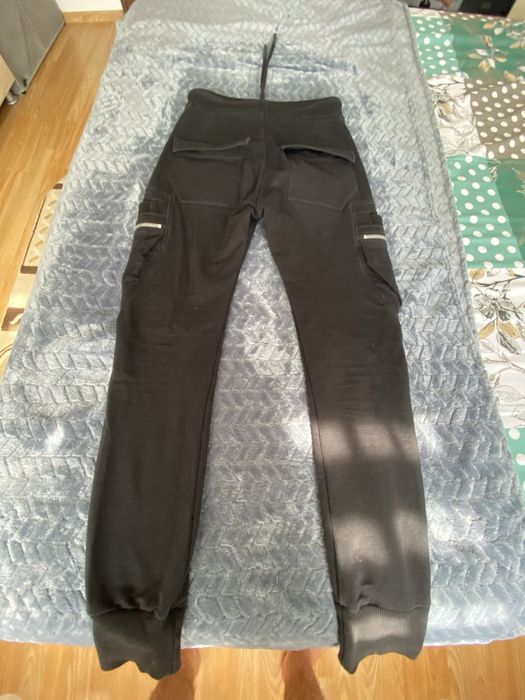 Pantalonii Made By Society