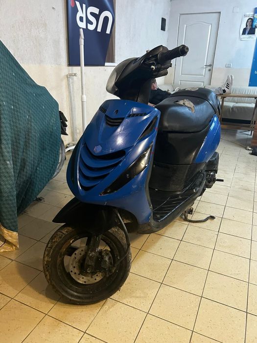 Se vinde piaggio zip defect nu dă scănteie nu stiu nu mă pricep