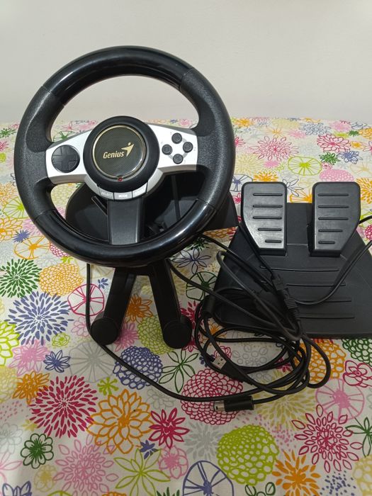 Vând volan gaming Genius