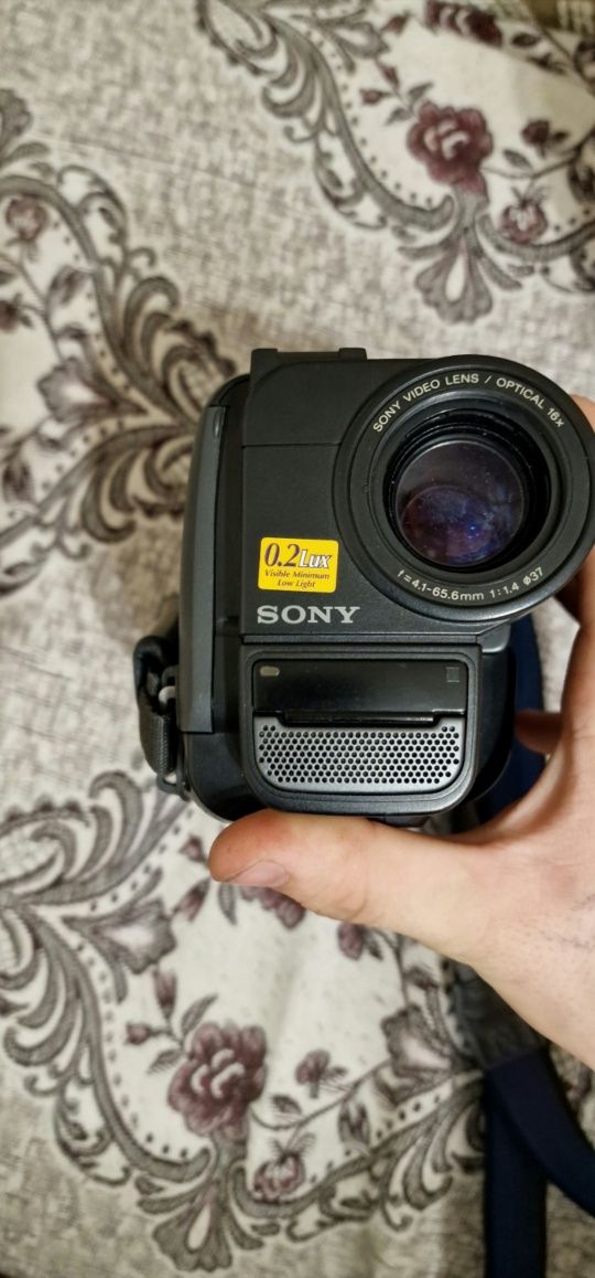 Кассетная Камера SONY Handycam