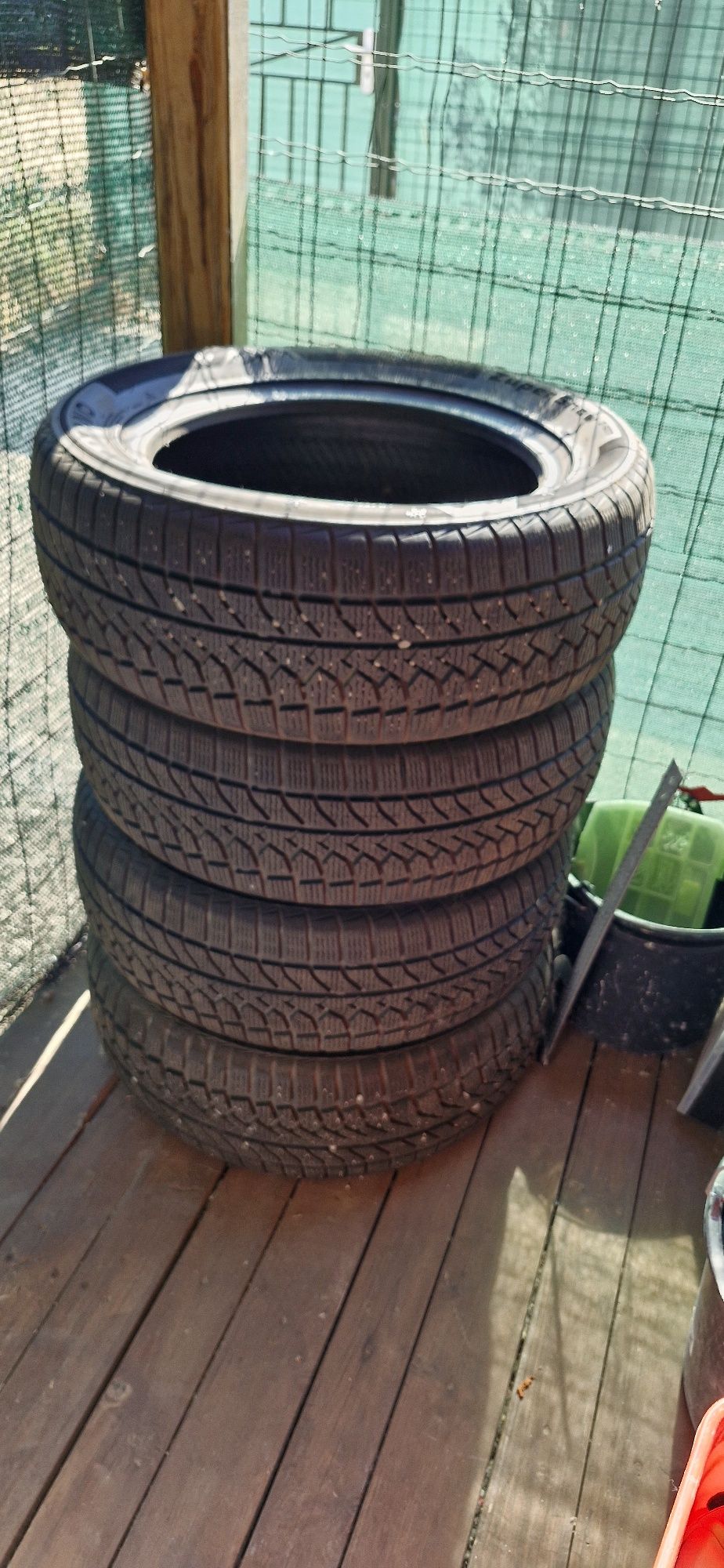 Зимни гуми 215 55 16