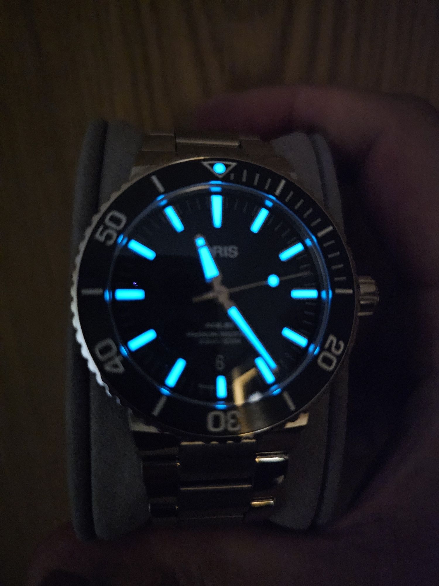 Oris Aquis Date 43.5mm 
Часовника е в перфектно състояние бе