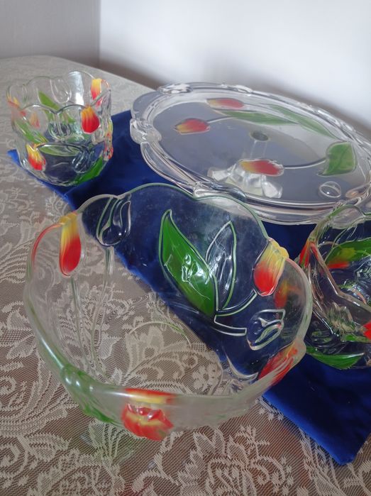 Продаю набор салатниц и фруктовницу