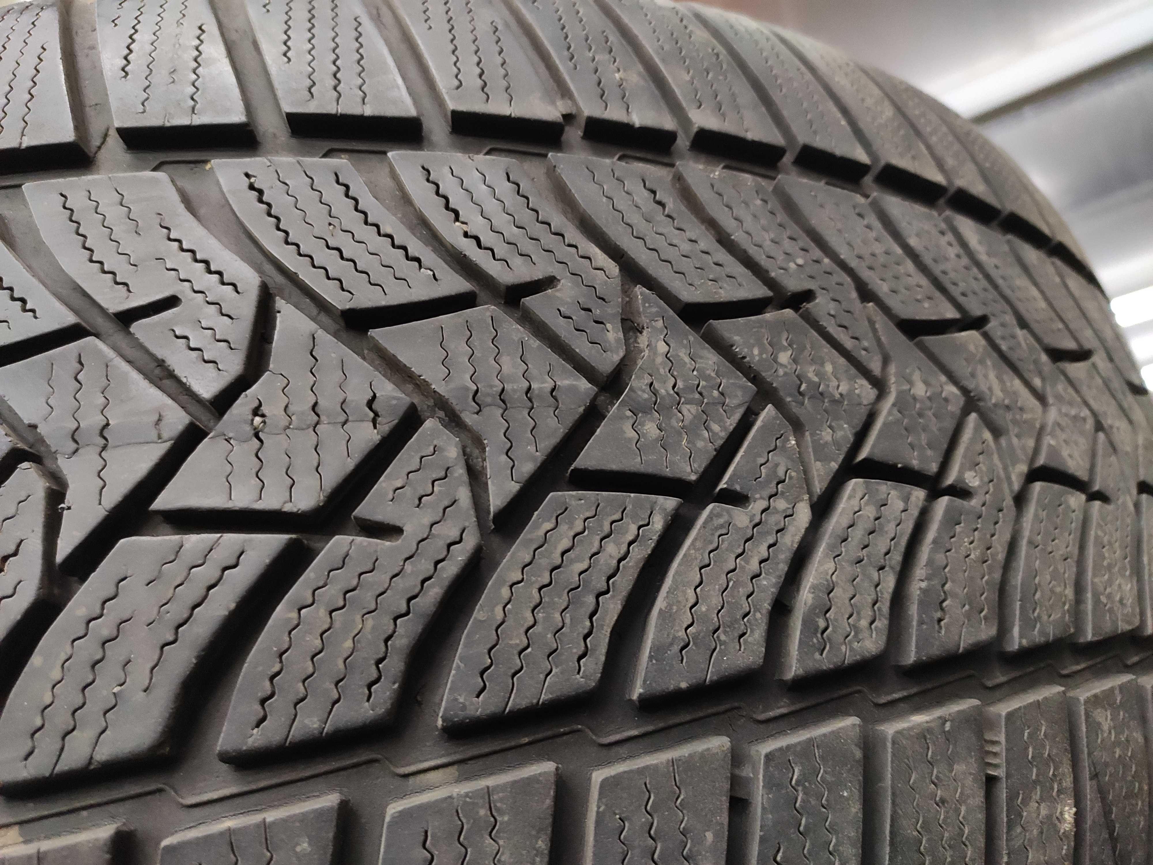 2бр Зимни гуми 255 45 18 - Dunlop