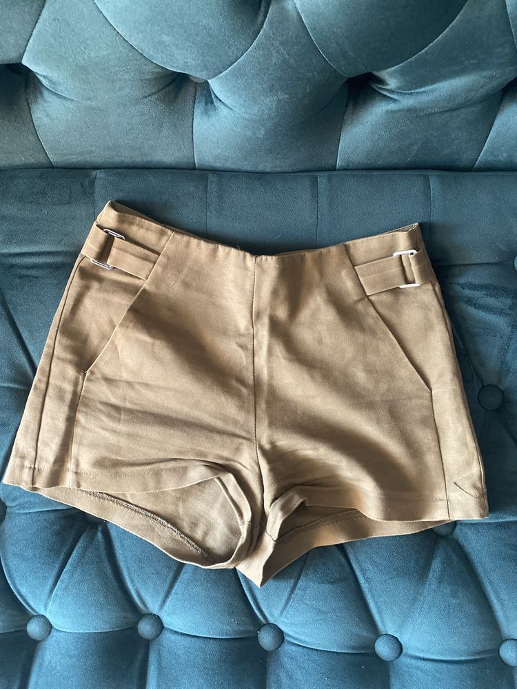 Къси панталонки и гащеризон XS, S bershcka, pull and bear
