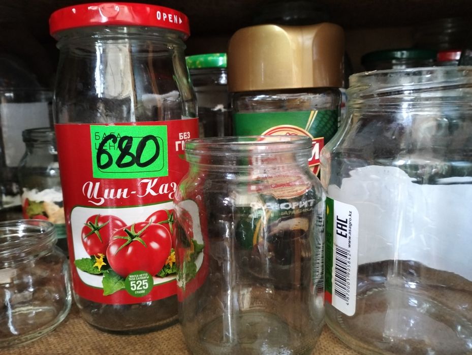 Банки стеклянные разного объема