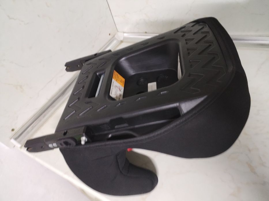 Moni Анатомична седалка Officer с Isofix система