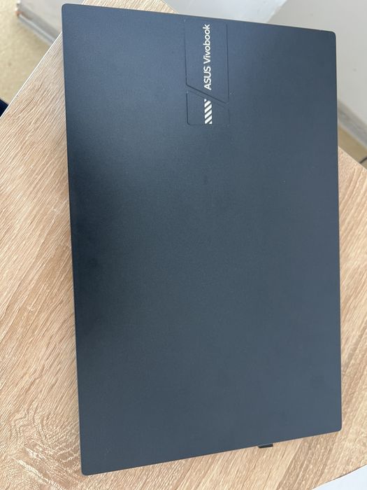 Asus Vivobook X1504VAdasturlash, dizayn, aI uchun ideal