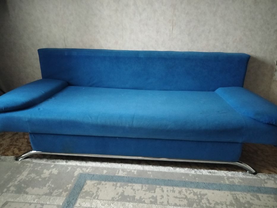 Мягкий диван ,в хорошем состоянии