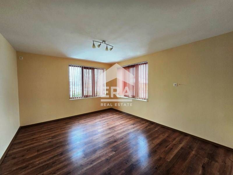 Продава се Къща в с. Щръклево, Област Русе - 273 кв.м за 605 €/кв.м - Снимка #7