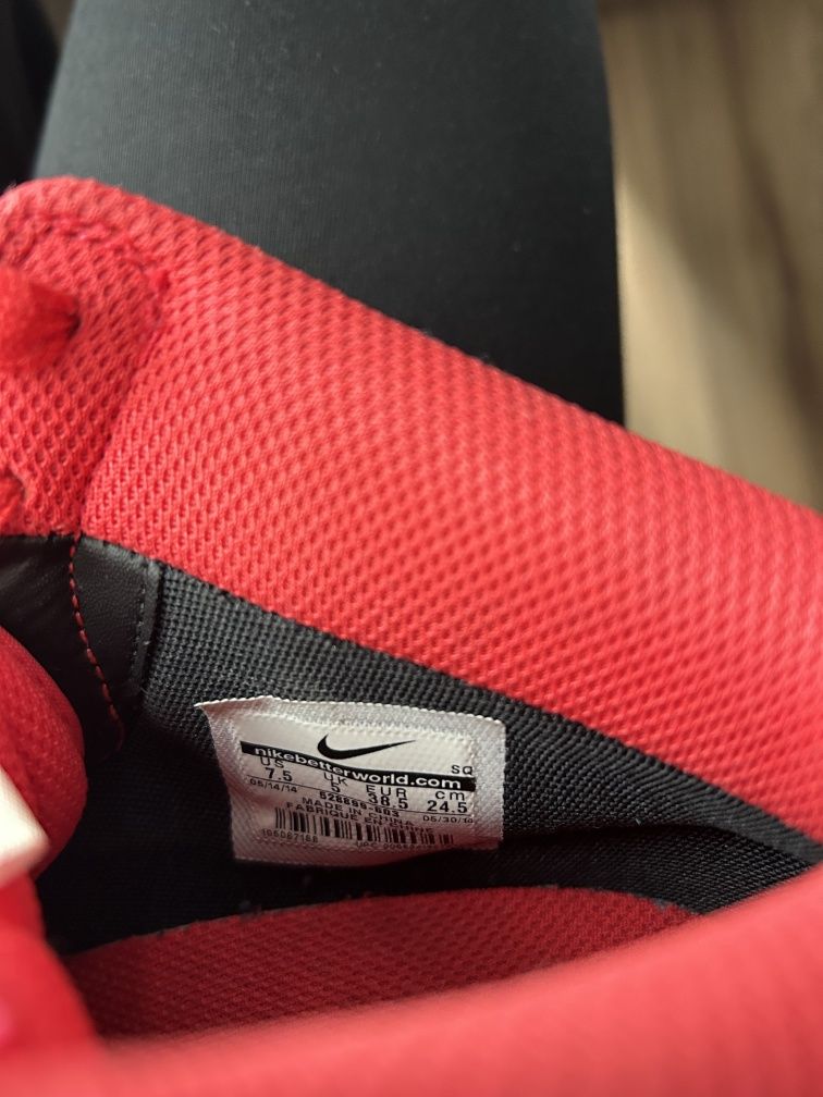 Adidasi Nike marimea 38.5
