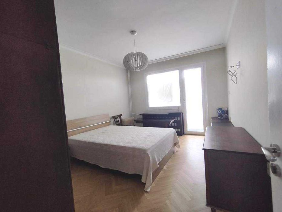 Дава се под наем Тристаен апартамент в София, Света Троица - 120 кв.м за 800 € - Снимка #8