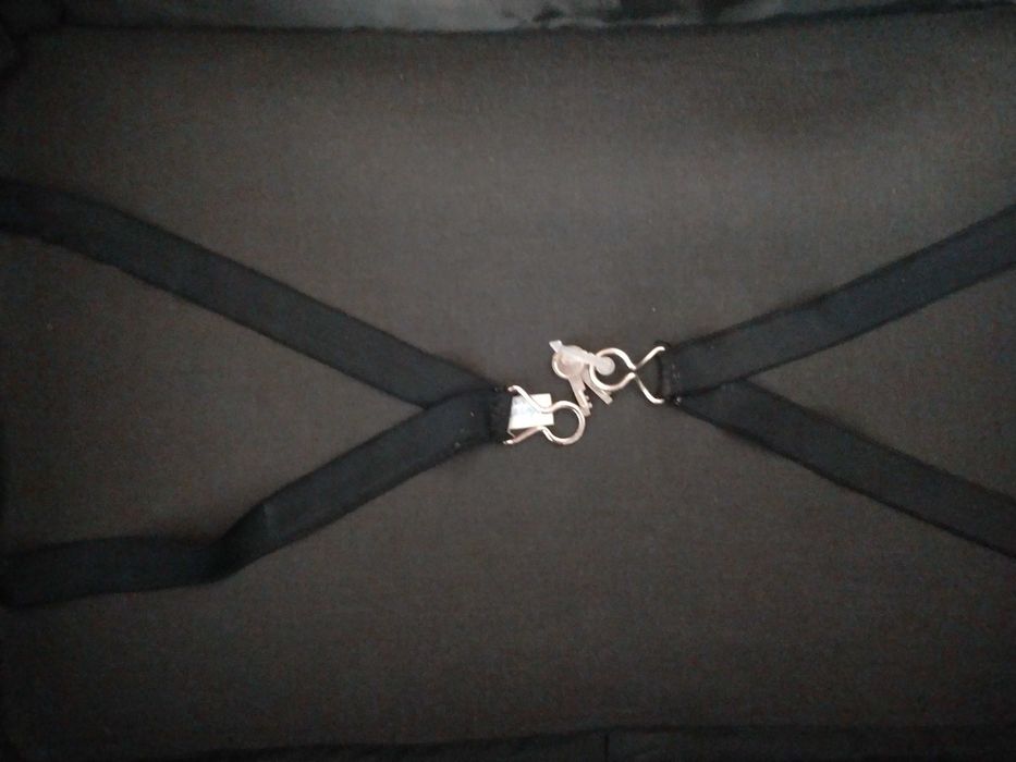 Geamantan visiniu din piele