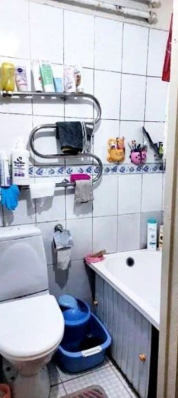 Саламатина 1в2/1/4 кирпич, 33м², балк 2*3. Ор-р: Кафе Бобо, Налоговая