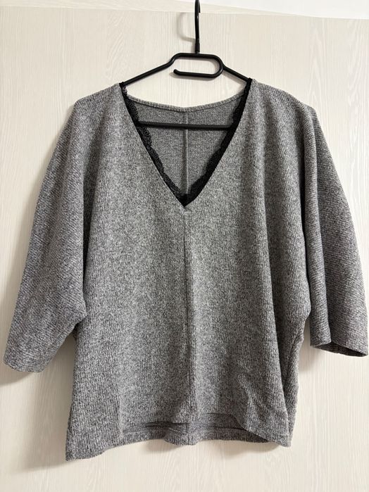 Bluza scurta cu decolteu V