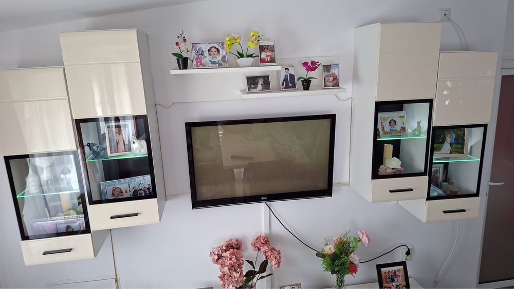 Mobila living in stare excelenta