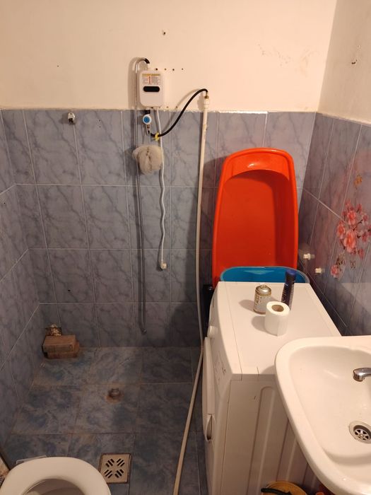 Vând apartament semidecomandat 2 camere