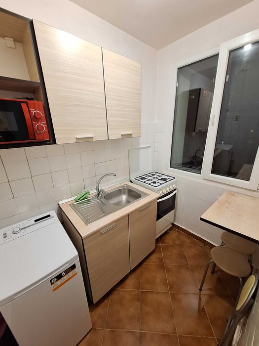 Garsoniera Titan - Metrou