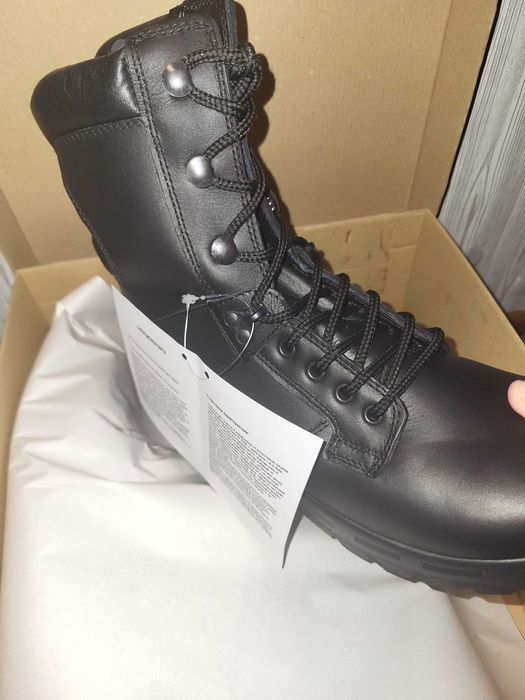 Български кубинки нови с кутията 43 размер