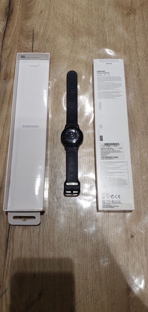 Продам Galaxy watch 4