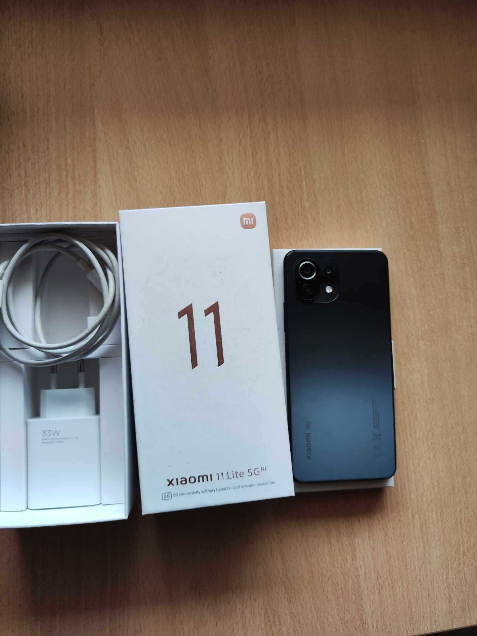 Xiaomi 11 lite 5G dual sim ,128 GB, 8 GB RAM.