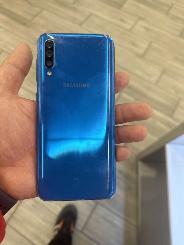 Galaxy A50 blue 6/128gb