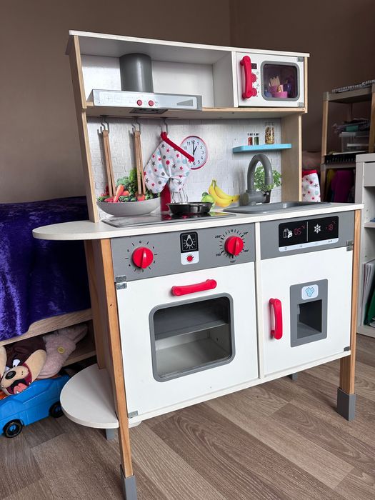 Детска дървена кухня