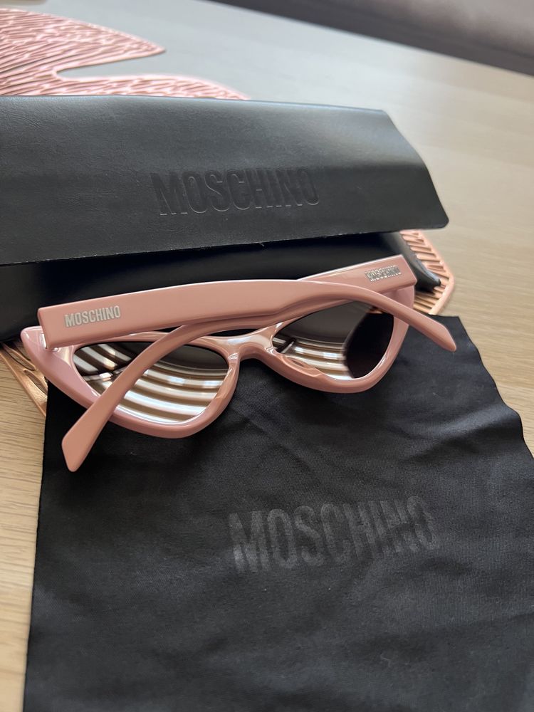 Очила Moschino