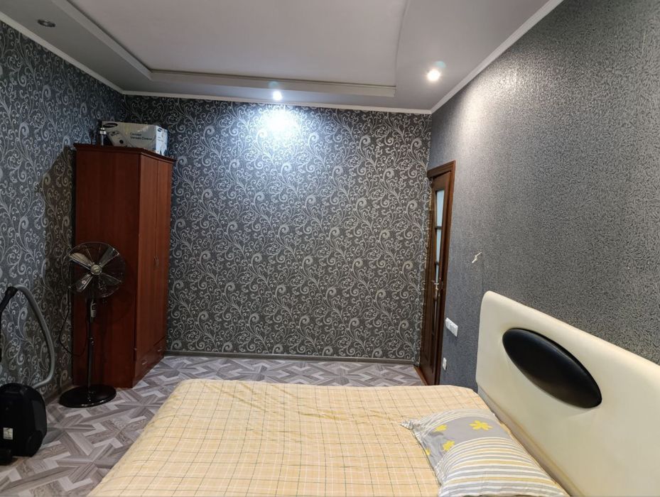 Продаётся 3х комнатная на 1м этаже.Ялангач,Дом Быта,187шк,корзинка.