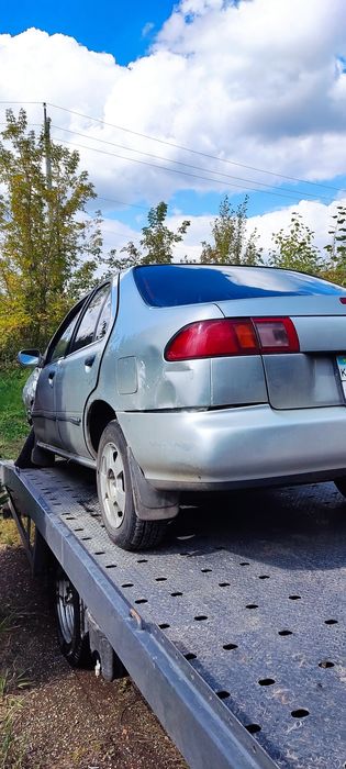 Ниссан Санни 1995 года на разбор механика