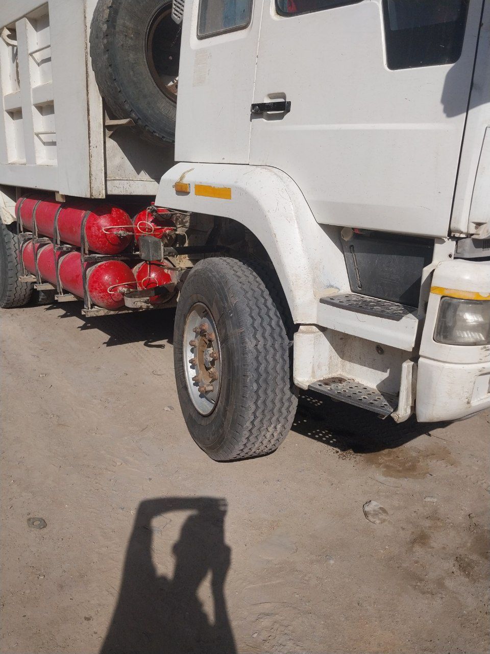 Howo Sinotruk, 25 tonnalik, sotiladi, 25ming $, telda kelishamiz