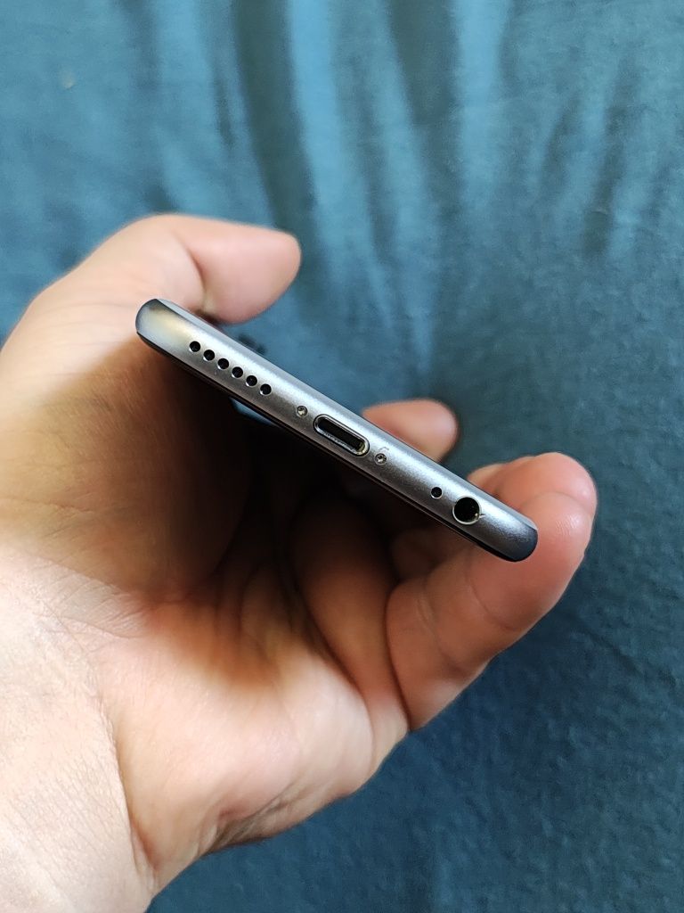 iPhone 6S 128GB 98% Baterie - Carcasă impecabilă