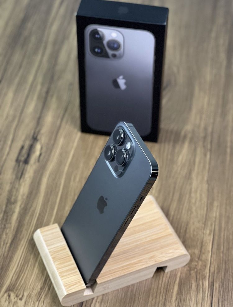 iPhone 13 PRO  • 96 % Bateria • Cadou : Folie ,husa